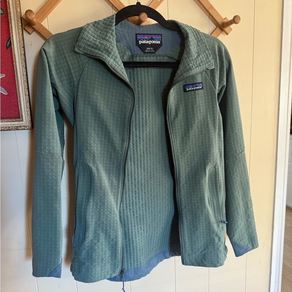 Patagonia women’s jacket XXS sage green